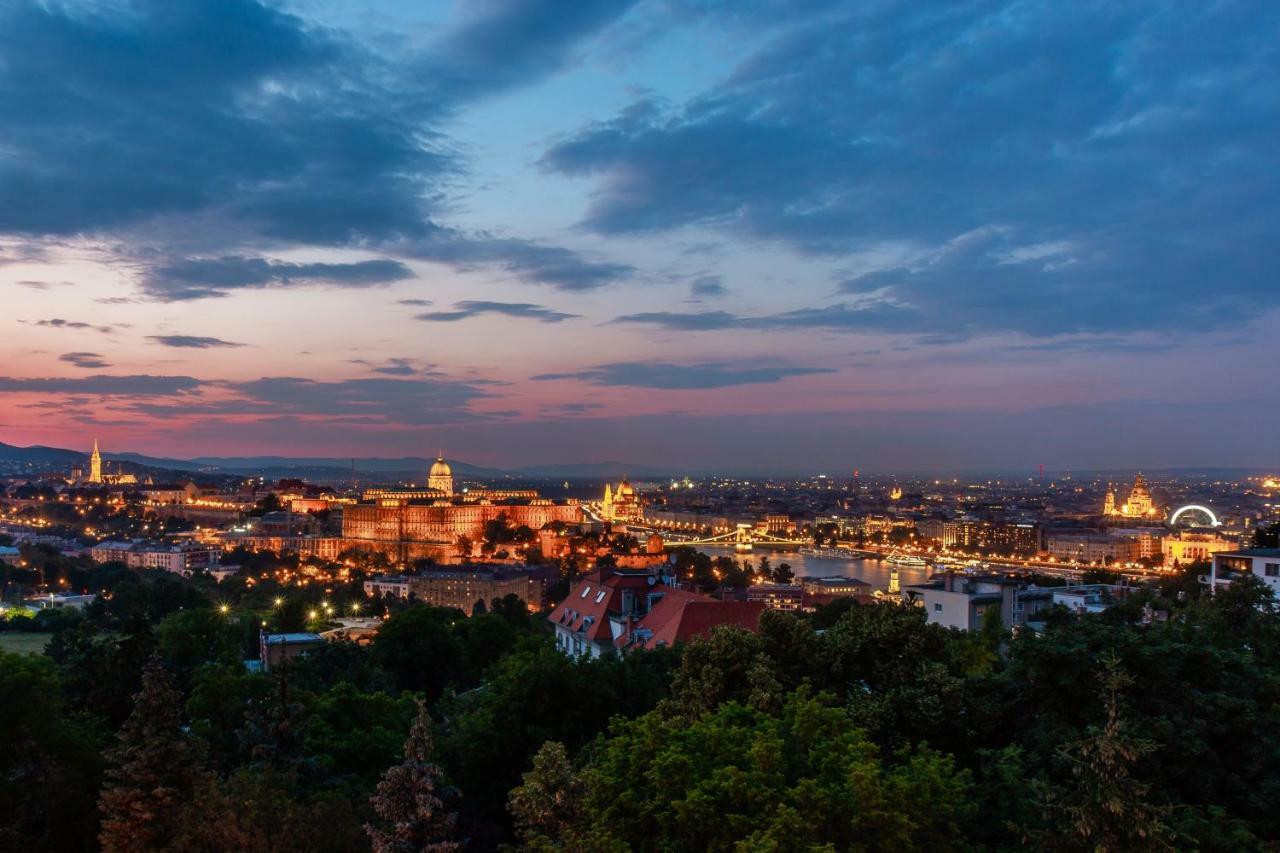 Apartment On Gellert Hill Downtown With Free Garage & Castle View Budapest Exterior photo